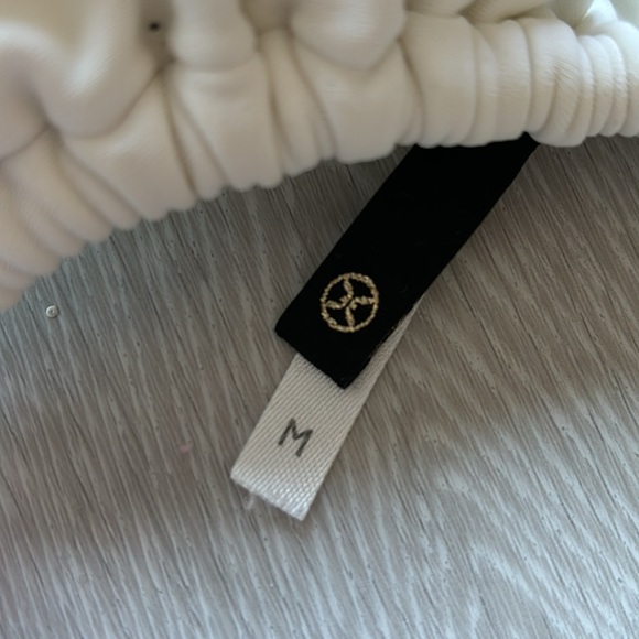 Lspace white bikini top Sz medium - Picture 3 of 4